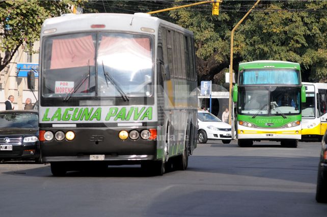 Transporte interurbano en crisis: con el gasoil imposible de pagar, piden suba del boleto y no descartan recortar horarios en Santa Fe