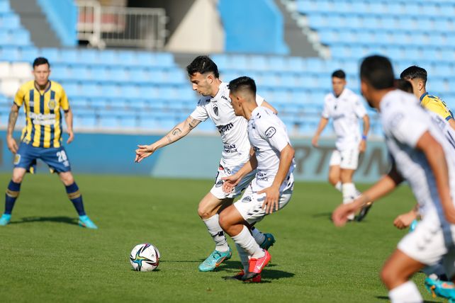 Central jugó pésimo y Quilmes lo eliminó en los penales