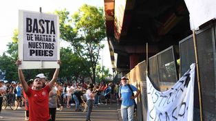 Numeroso reclamo por el crimen del joven Lucas González, asesinado a balazos por la policía metropolitana.