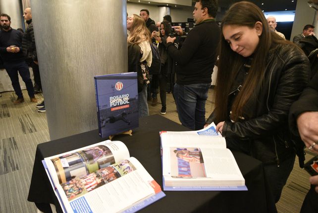 El libro que muy pronto llegará a todos lados, con los 120 años de la Rosarina.