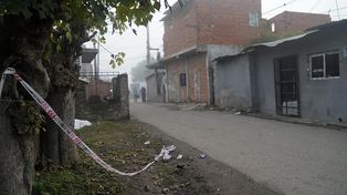 Mataron a un policía federal en Barrio Banana tras un tiroteo con otros dos heridos