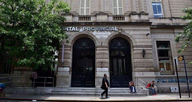 El joven de 20 años llegó al Hospital Provincial desde Villa Gobernado Gálvez y falleció en la sala de operaciones.
