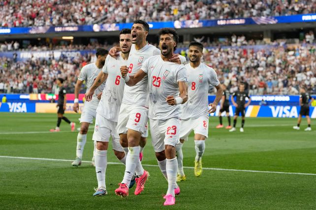 Irán empató 2-2 con Nueva Zelanda este lunes en Los Ángeles.