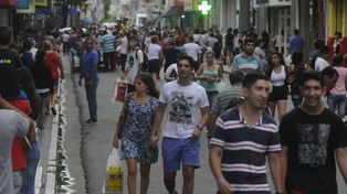 El comercio santafesino modifica sus horarios para lograr más ventas