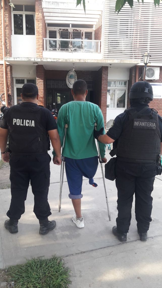 Detuvieron a un violento ladrón que baleó a un hombre para robarle su moto en Santo Tomé
