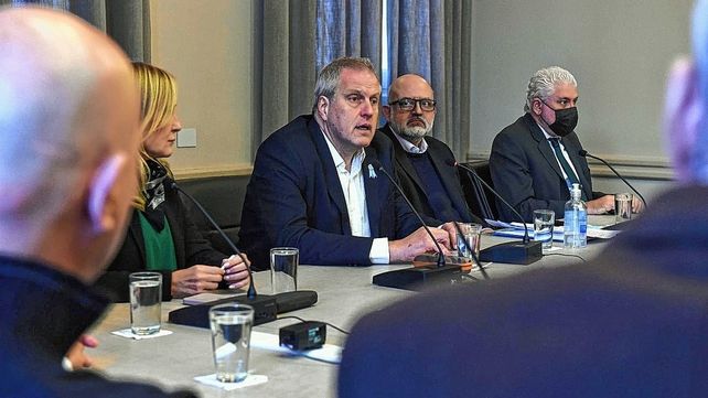 Acuerdan un aumento salarial del 60,8% para los docentes