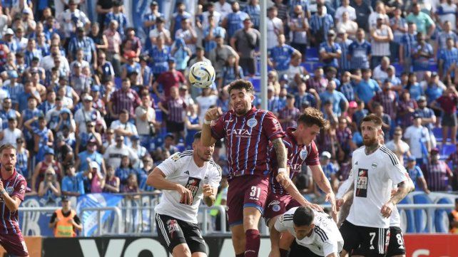 No hubo milagro: Godoy Cruz empató con Riestra y descendió tras 17 años