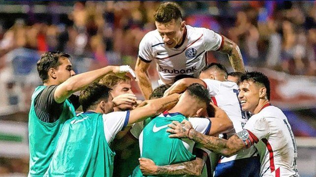 San Lorenzo ganó y pasó de fase.