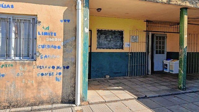 Destacan que son numerosos los problemas edilicios de la institución escolar.