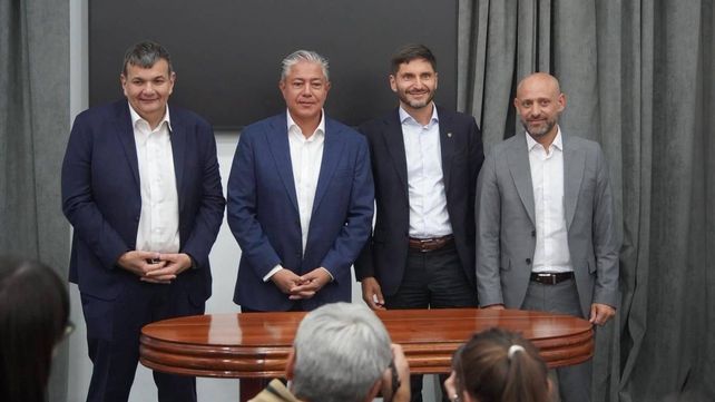 Firma del acuerdo entre el gobierno de Santa Fe y el de Neuquén Firma del acuerdo entre el gobierno de Santa Fe y el de Neuquén