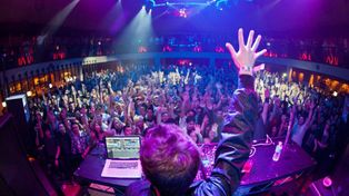 Un hombre sufrió muerte cerebral por consumir éxtasis en una fiesta electrónica