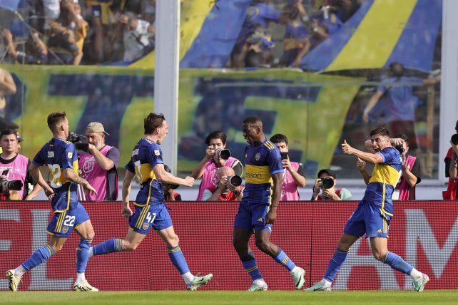 Boca dio vuelta un partido vibrante en Córdoba.