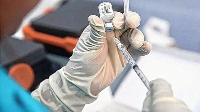 La ministra de Salud dio detalles de cuándo se comenzarán a aplicar la vacuna bivalente y a quiénes estarán destinadas.
