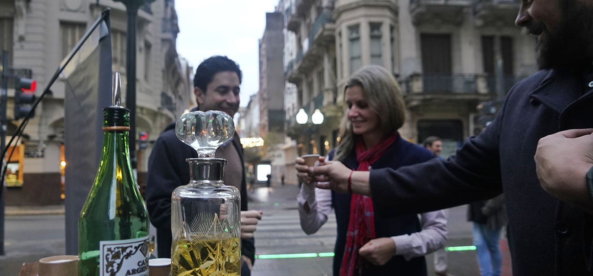Caña con ruda: cómo es el ritual y por qué se toma el primero de agosto