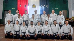 Los maestros de Paraná junto a Nicolás Moyano.