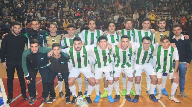 El plantel campeón del Torneo Apertura de la divisional A de futsal. Foto UNO Juan Ignacio Pereira