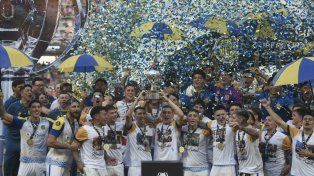 Los jugadores de Central festejan tras la final ganada ante Estudiantes en Santiago del Estero. Hoy se reencontrarán con los hinchas en el Gigante.