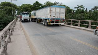 Ruta nacional 11. Los trabajos de repavimentación se extienden desde el puente del río Coronda hasta la calle Mangoré