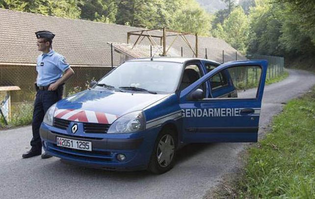 Chambery. En este puesto fronterizo detuvieron a los dos  italianos que iban en el Ford del cardenal Mejía