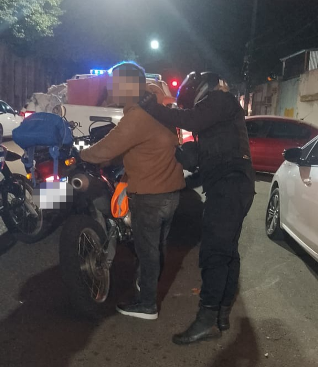 Uno de los cuidacoches detenidos en la zona de Pellegrini e Italia.&nbsp;