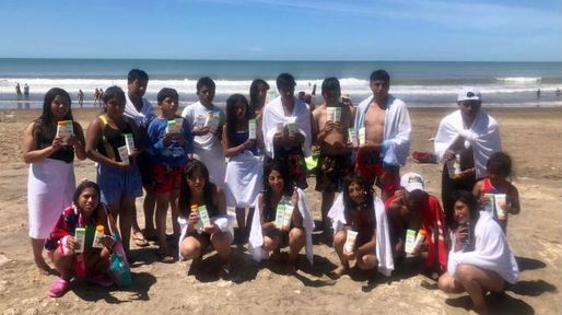 Estudiantes  de escuelas de los valles calchaquíes lograron conocer el mar