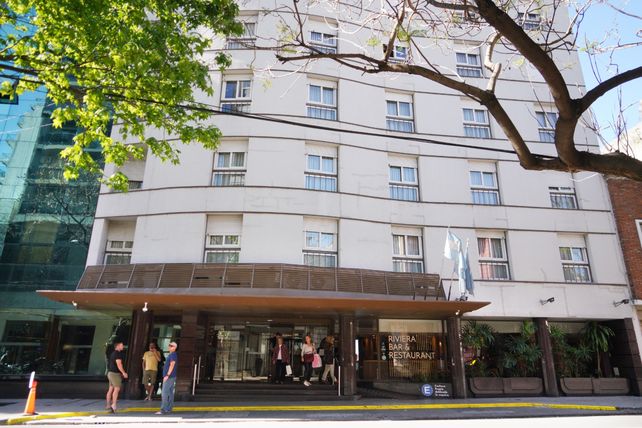 El hotel Riviera Solans se encuentra ubicado en plena zona céntrica, lo que le da una ubicación estratégica por su cercanía a oficinas y lugares turísticos de la ciudad.