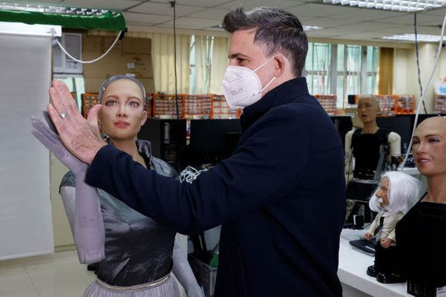 Sophia, la robot humanoide que podría ser lanzada este 2021