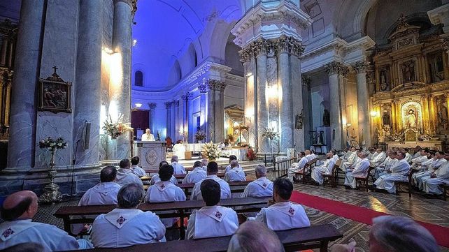 Iglesia católica: reacciones tras los cambios del obispo