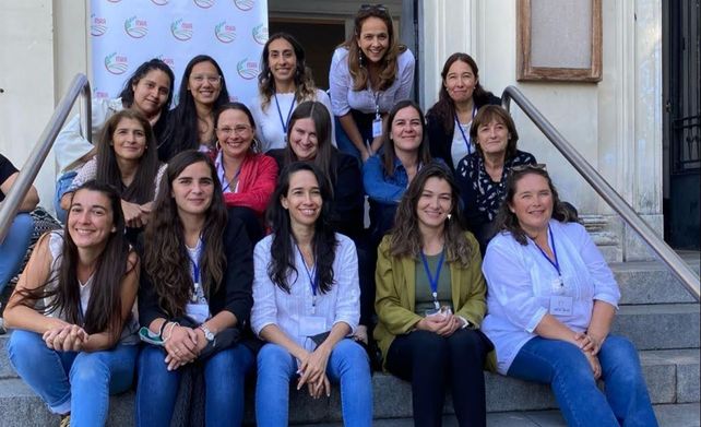 El Premio Lía Encalada es una iniciativa de Mujeres Rurales Argentinas que cada año distingue a mujeres por su destacada labor en el campo argentino.