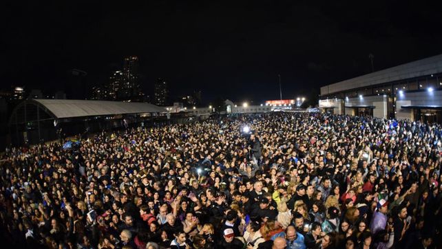 Ante una multitud, Cristina Kirchner presentó Sinceramente en la Feria del Libro