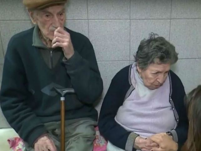En la comisaría. La pareja