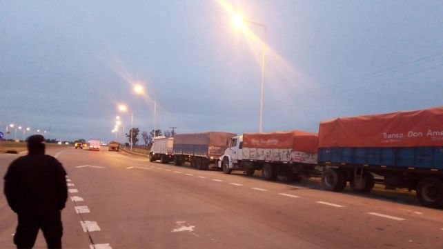 Sigue la protesta de los camioneros en las rutas: dónde son los cortes en Santa Fe
