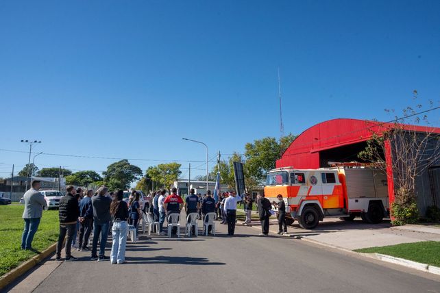 Timbúes celebró el primer año de actividad de Bomberos Voluntarios