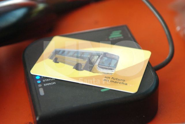 Buscan prohibir el cobro de plus en carga de tarjetas de servicios públicos
