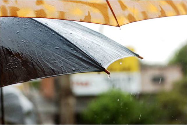 Con 46º de térmica, los santafesinos esperan que se cumpla el alerta por tormentas