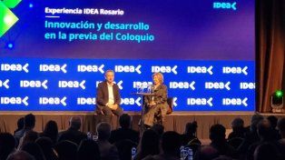 Javkin disertó en Experiencia Idea frente a empresarios.