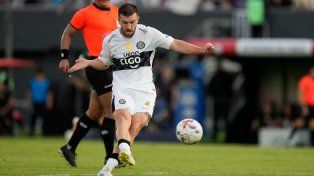 Tim Payne debutó con un golazo en el triunfo de Olimpia de Paraguay