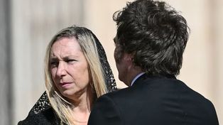 Algunos medios aseguran que viajará con la comitiva de siempre, que incluye a su hermana y secretaria General de la Presidencia, Karina Milei.
