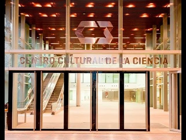 bienal de diseño. Se desarrolla en el Centro Cultural de la Ciencia..