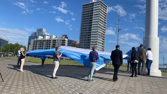 El acto que se realizó este viernes en el mástil de Puerto Norte por el Día del Médico. 