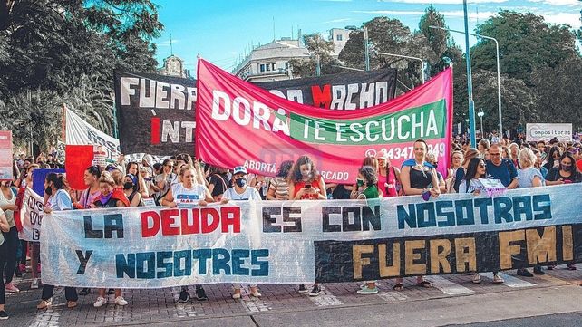8M: una multitud de mujeres y disidencias marchó en Paraná