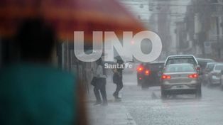 El verano se comenzó a despedir con una lluvia torrencial en la ciudad