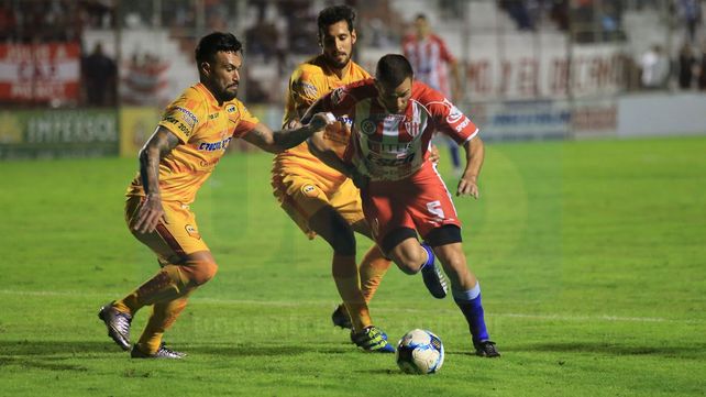 Atlético Paraná y Juventud Unida complicados con la permanencia