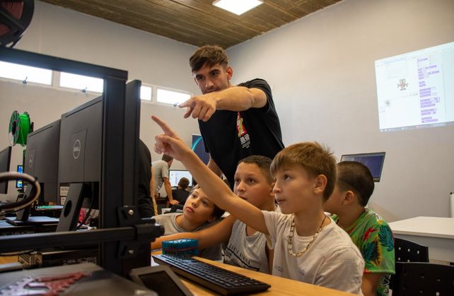 La provincia potencia y promueve la formación del talento científico-tecnológico