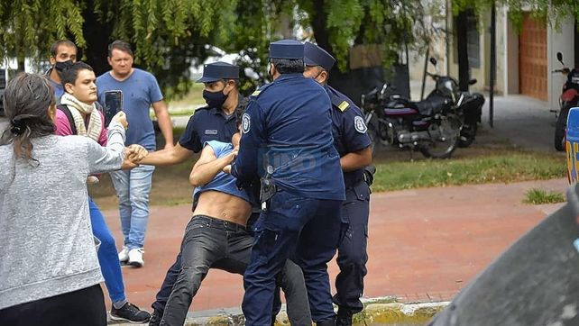 Las escenas que se vivieron este lunes en bulevar Racedo marcaron un momento que no debería repetirse.