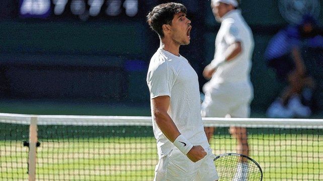 Carlos Alcaraz sufrió más de la cuenta para vencer a Fabio Fognini. Carlos Alcaraz sufrió más de la cuenta para vencer a Fabio Fognini.