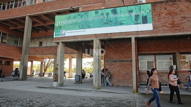 Se debate la aplicación de la vacuna para cumplir la presencialidad en la universidad