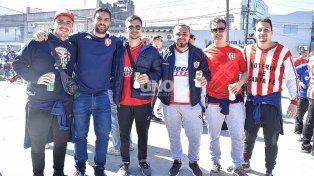 El color de los hinchas de Unión para el partido ante Huracán en el 15 de Abril