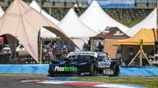 Iñaki Arrías con la pole en el TC Pista Mouras en Rosario