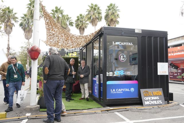 El stand de La Capital, LT8 y LC+ presente en el congreso.